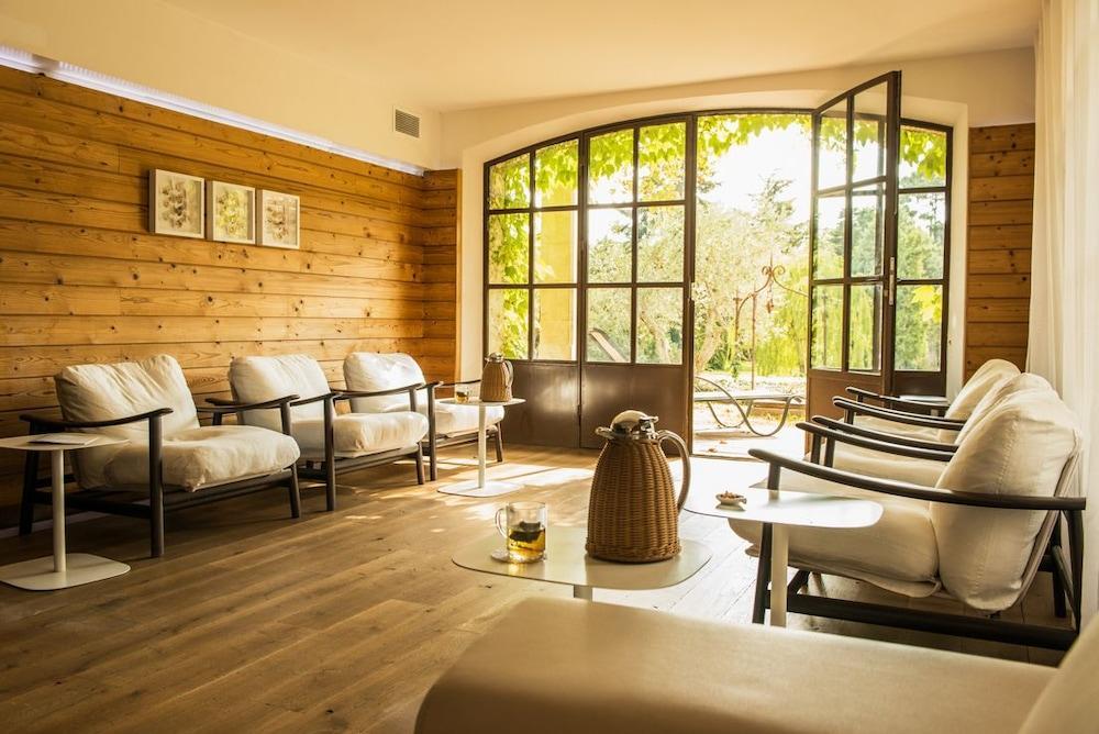 Hotel Baumaniere Les Baux De Provence Экстерьер фото